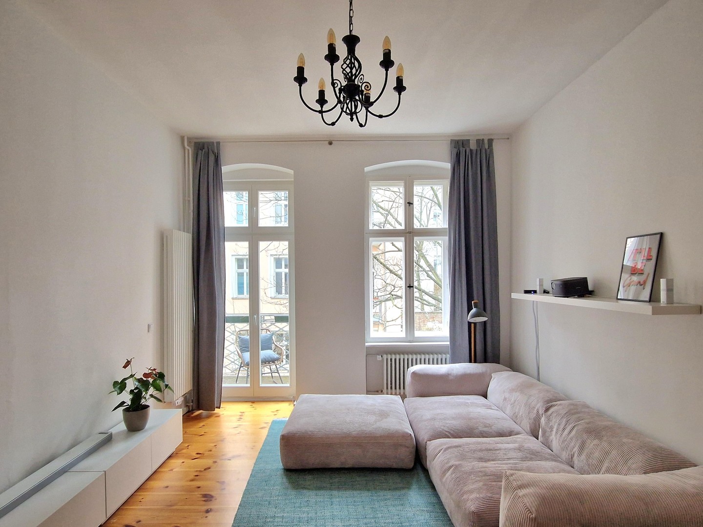 Direktverkauf: Helle 2-Zimmer-Altbauwohnung in der Fehrbelliner Straße – Umbau zu 3 Zimmern möglich – Berlin – Bild 1 von 16