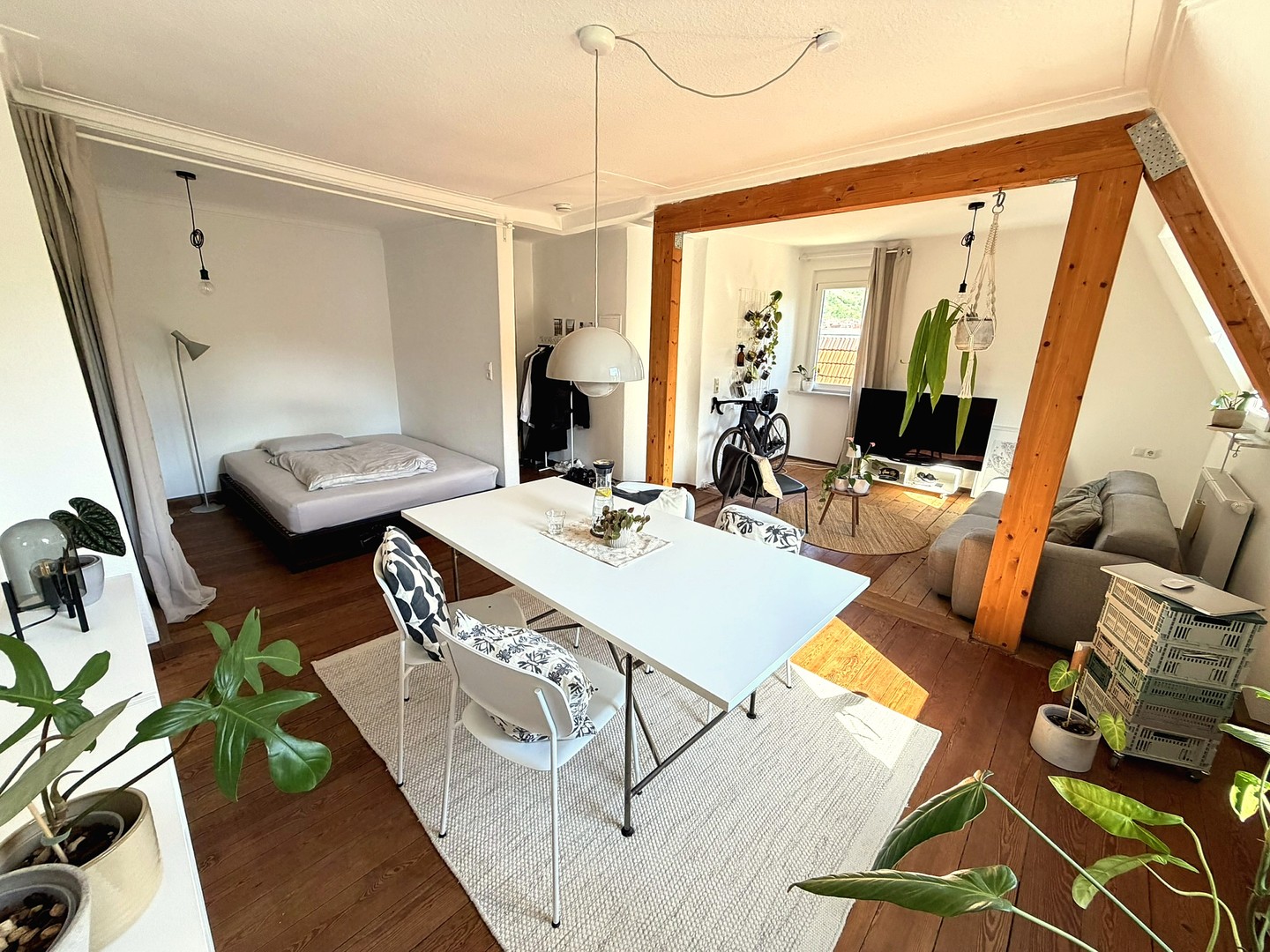 46 m² Altbaucharme in Heslach – Saniert, dreiseitig belichtet, ruhig