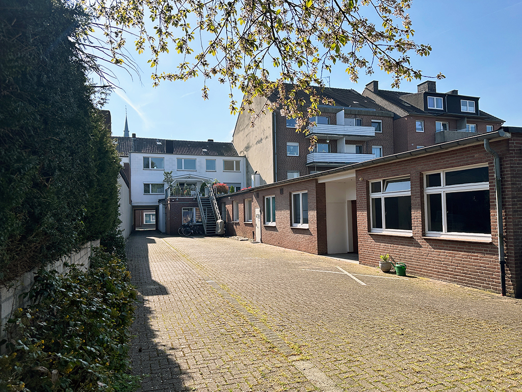 bg