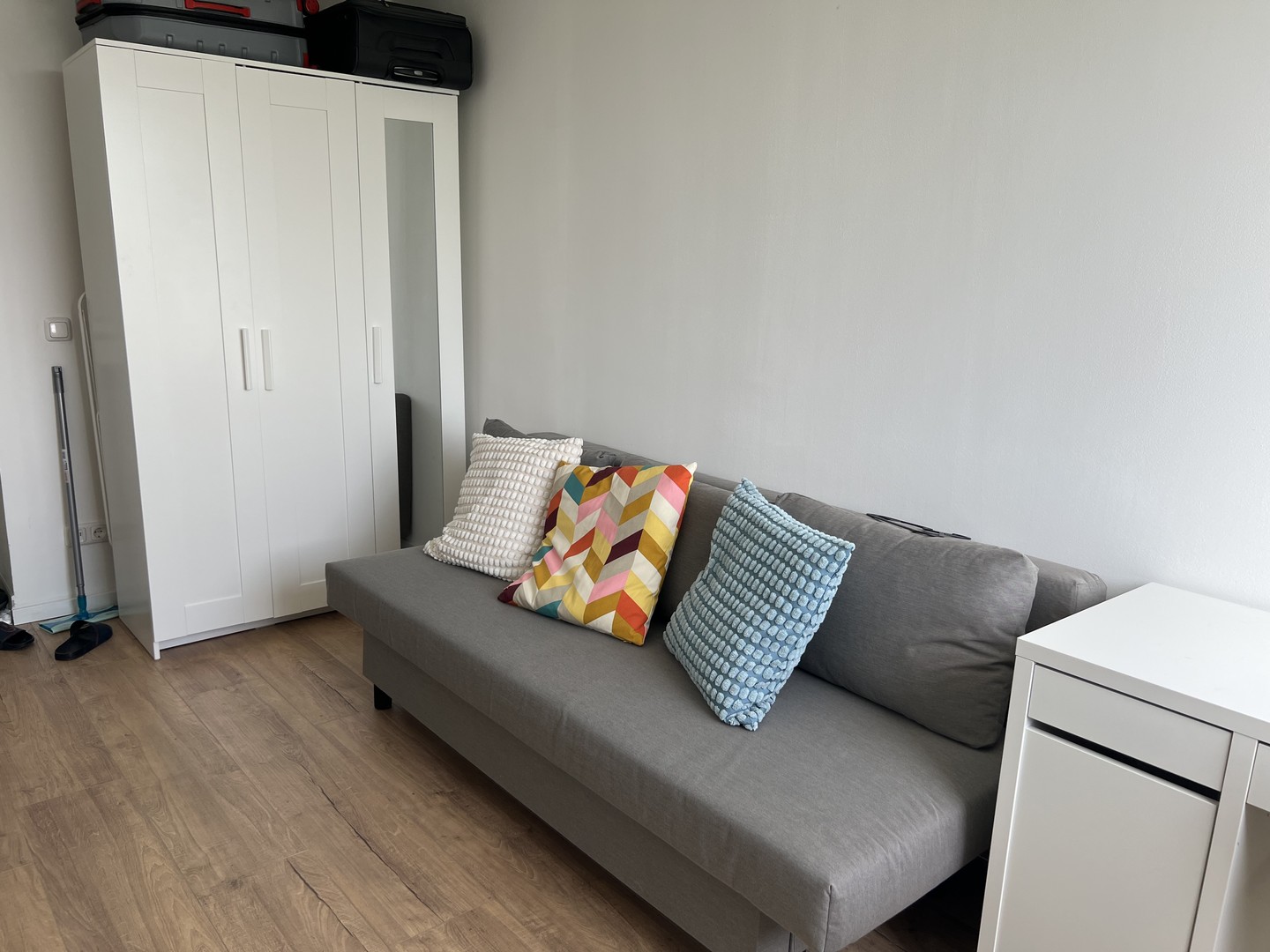 frisch saniert, voll möbliertes Apartment in super Lage! Neues Bad + Einbauküche – München – Vorschaubild 4