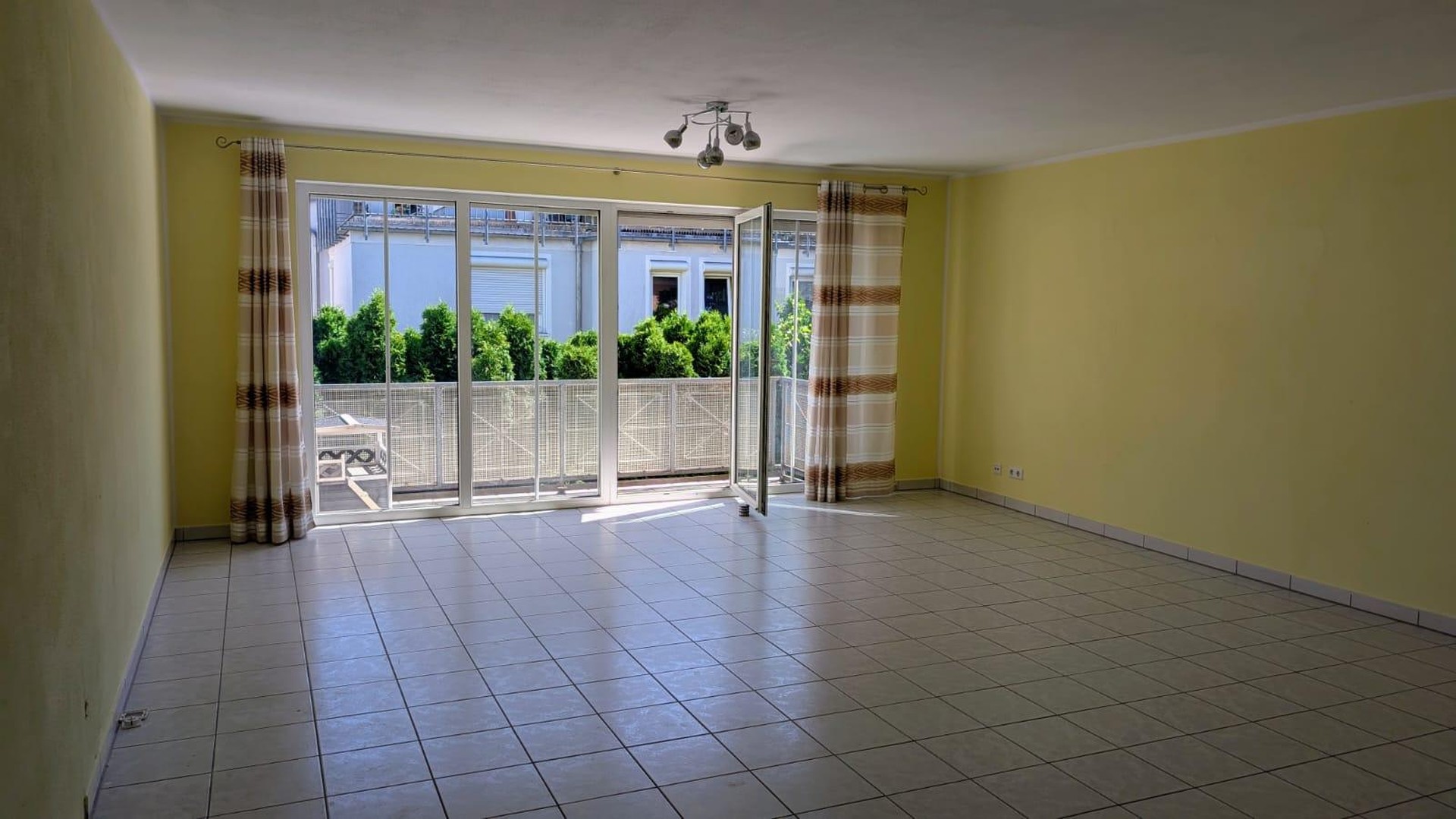 1-Zimmer Apartment Ingolstadt mit Balkon, Tiefgarage von privat – Ingolstadt – Vorschaubild 10