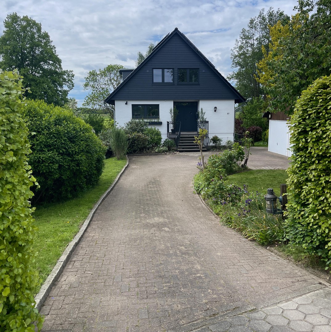 großzügiges Familienhaus, nahe der Stadt, in ländlicher Umgebung, mit weitem Horizont – Hamburg – Vorschaubild 2