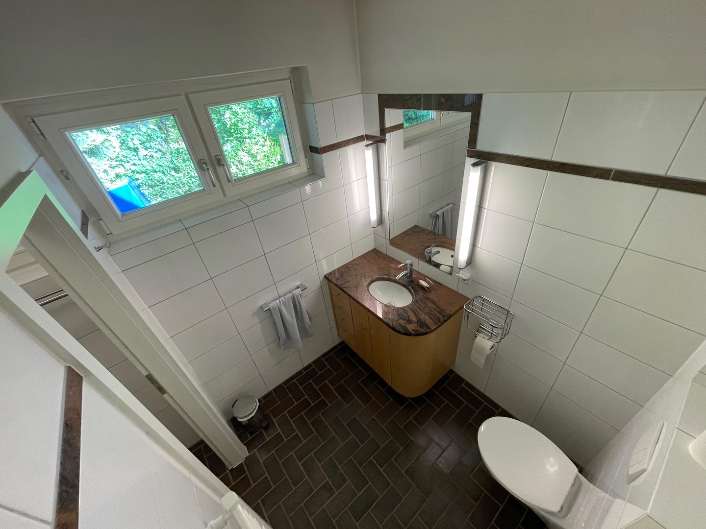großzügiges Familienhaus, nahe der Stadt, in ländlicher Umgebung, mit weitem Horizont – Hamburg – Vorschaubild 24