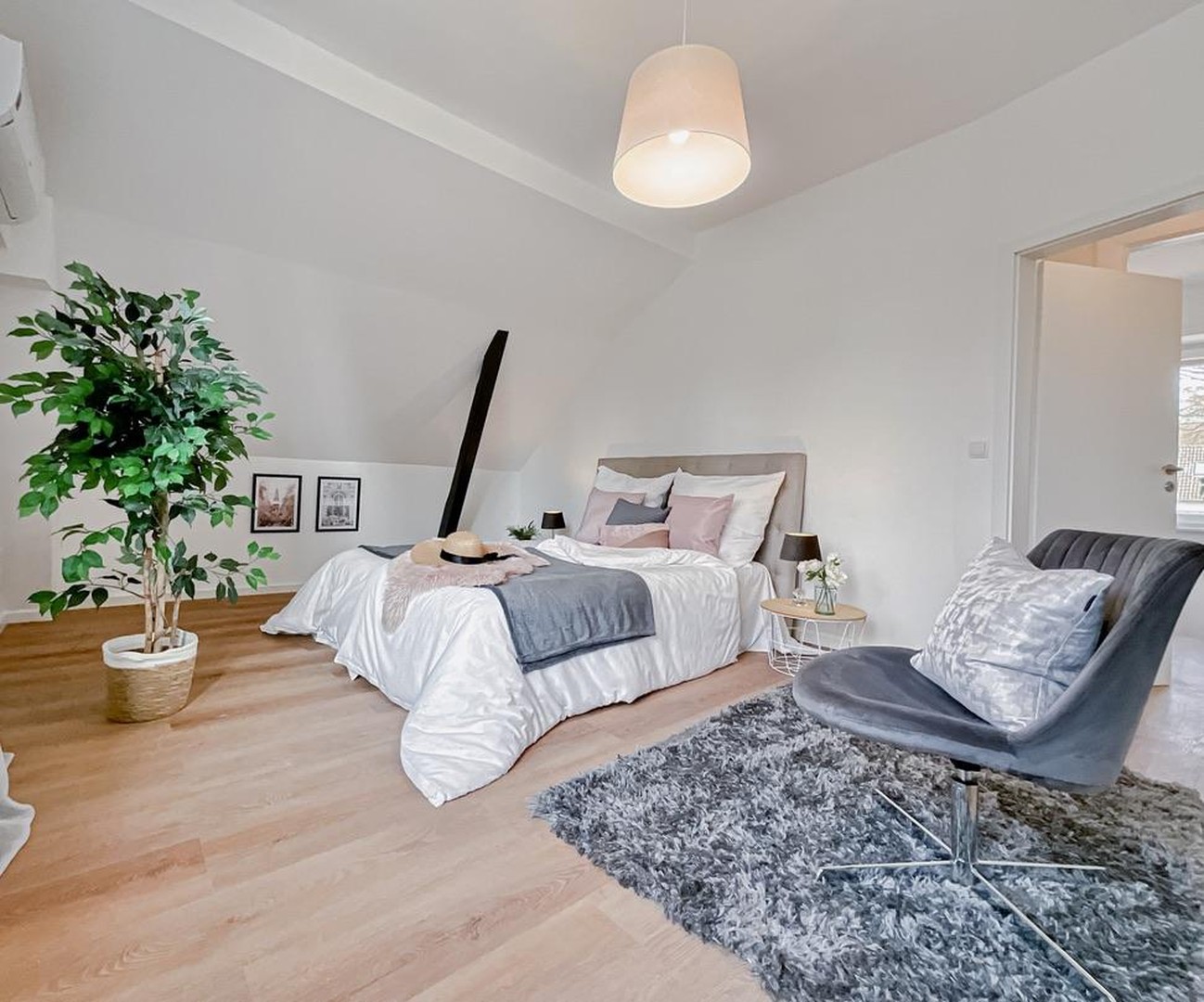 Niendorf: Großzügiges Einfamilienhaus mit PKW Stellplatz+Garten – Hamburg – Vorschaubild 4