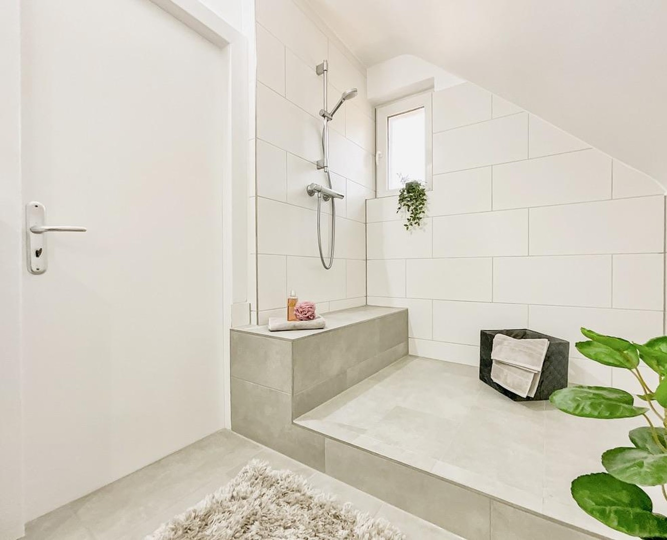 Niendorf: Großzügiges Einfamilienhaus mit PKW Stellplatz+Garten – Hamburg – Vorschaubild 8