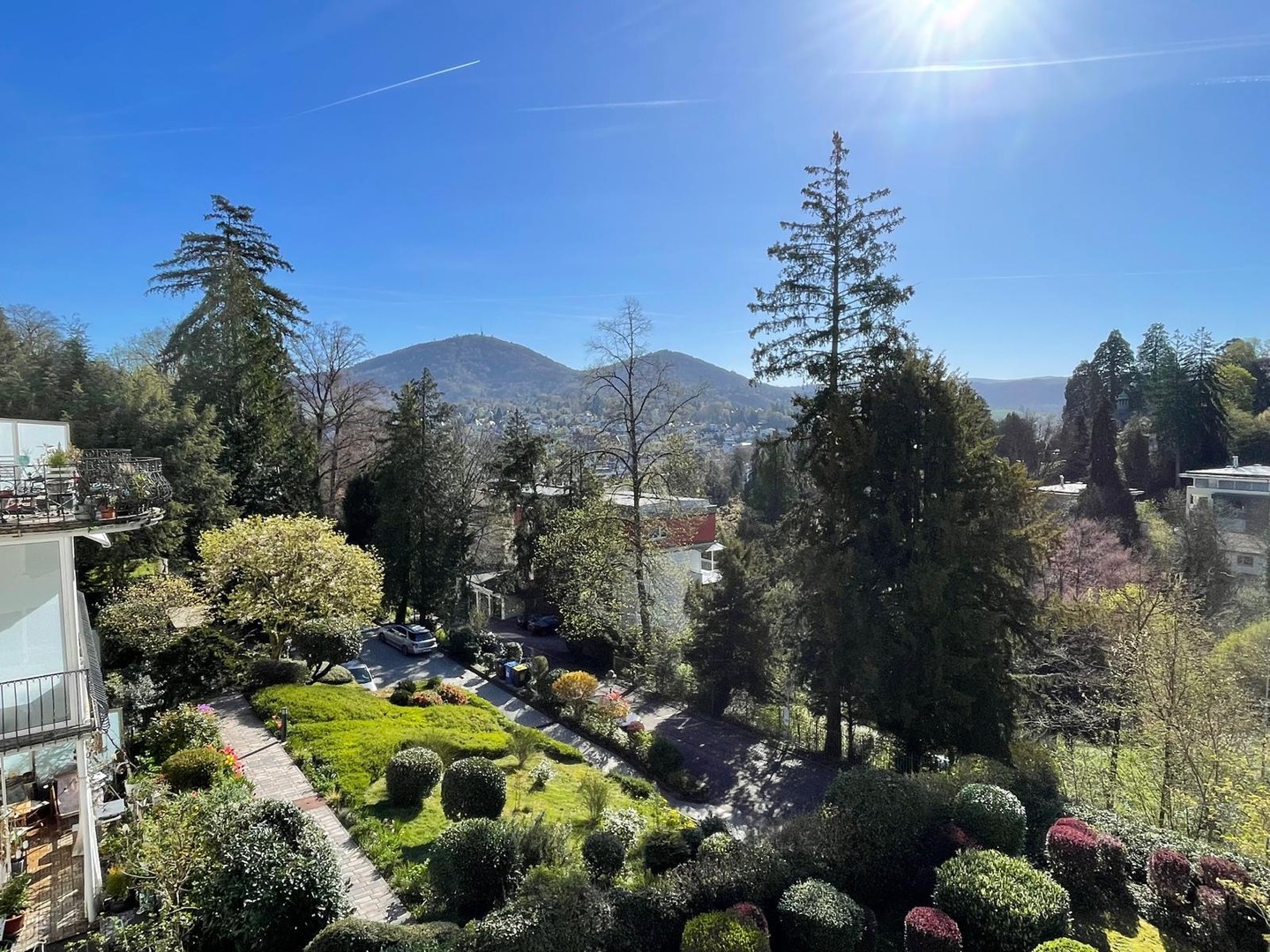 bg