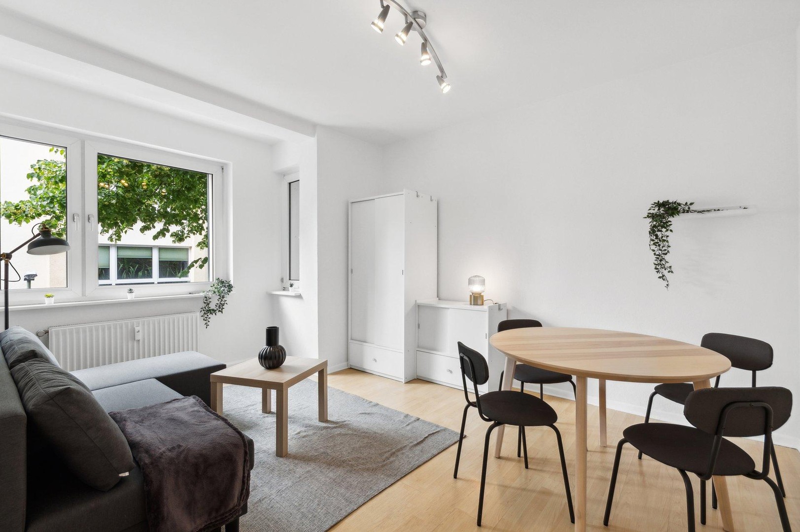 Möbliertes 3 Zimmer Apartment mit EBK für bis 5 Personen nähe Germarkenplatz – Essen – Bild 1 von 14