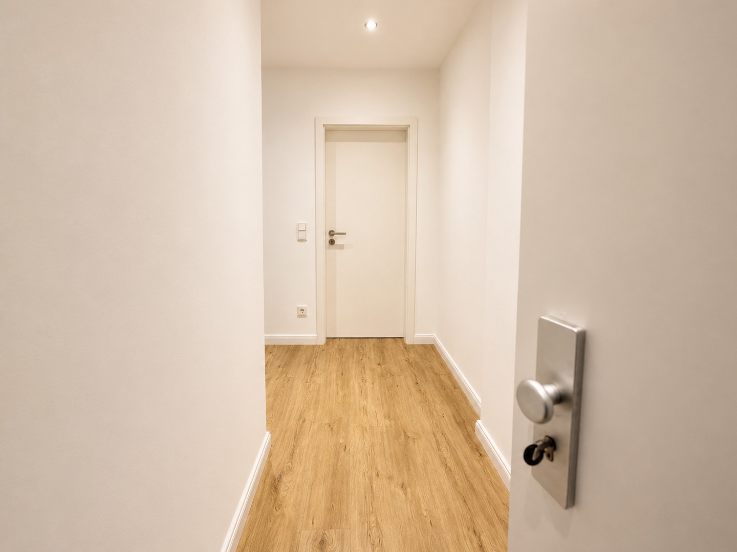 Stilvolle Altbauwohnung nach Kernsanierung – 2,5 Zimmer mit hohen Decken in zentraler Lage