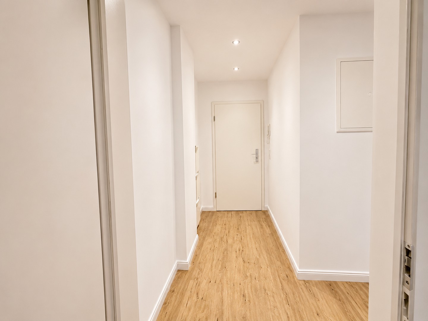 Stilvolle Altbauwohnung nach Kernsanierung – 2,5 Zimmer mit hohen Decken in zentraler Lage – Krefeld – Vorschaubild 4