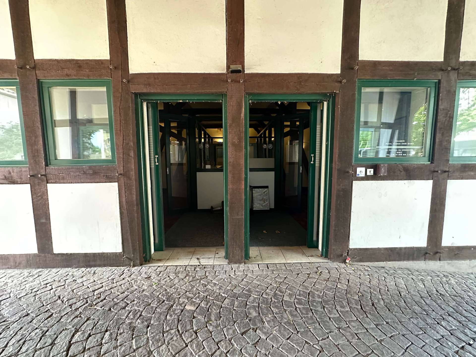 bg