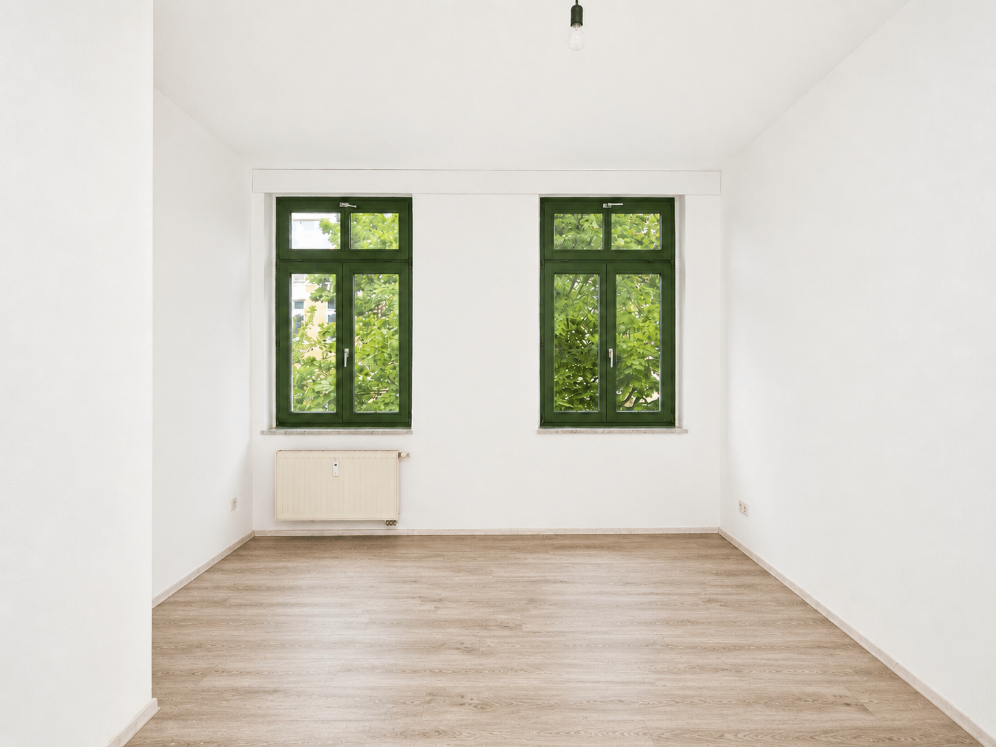 Neuer Fußboden möglich: helle 3-Zimmerwohnung mit Gäste-WC, Dusche + Wanne! – Chemnitz – Vorschaubild 3
