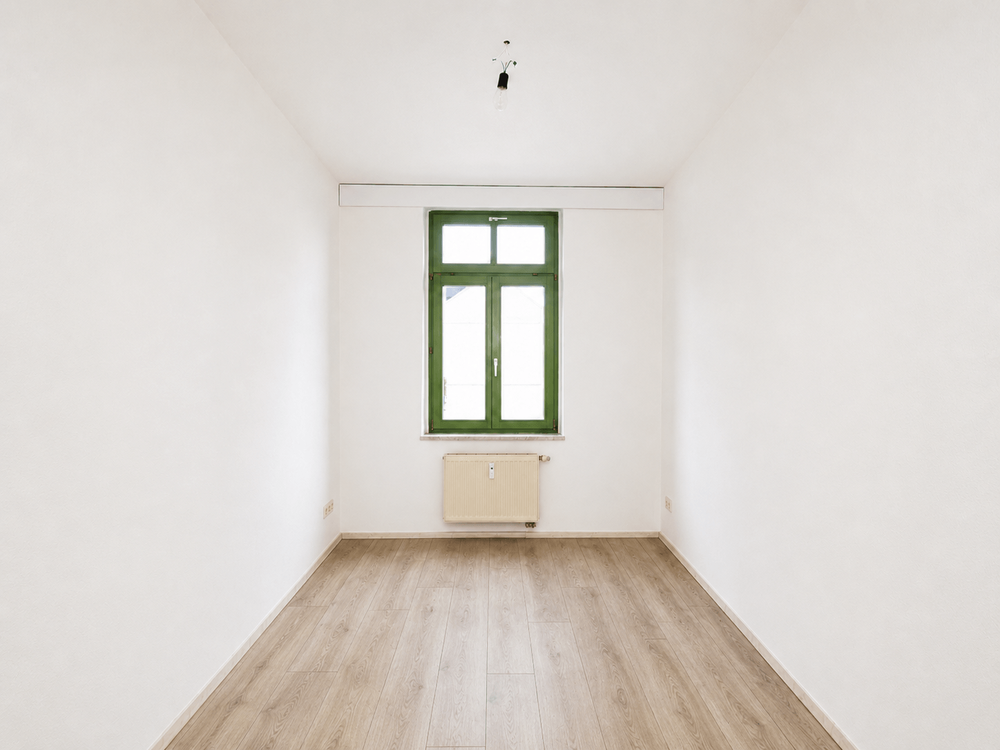 Neuer Fußboden möglich: helle 3-Zimmerwohnung mit Gäste-WC, Dusche + Wanne! – Chemnitz – Vorschaubild 4