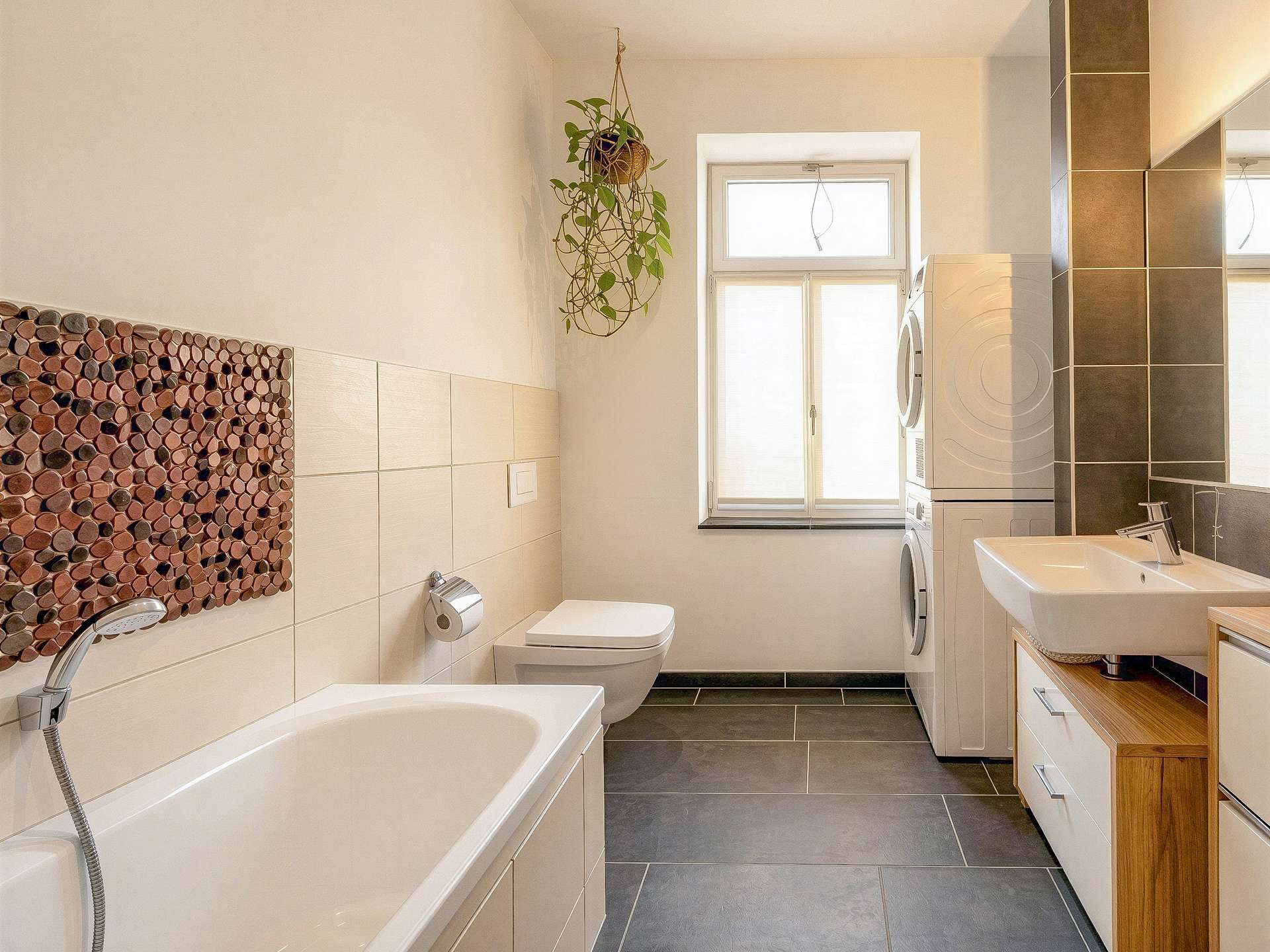 Eigener Garten & Balkon | Traumwohnung | Außenstellplatz | 2015 modernisiert | Tageslichtbad – Leipzig – Vorschaubild 4