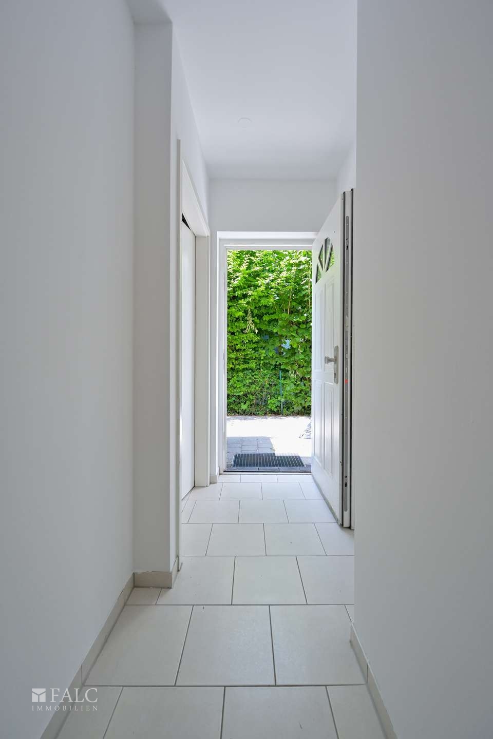 Wohnglück auf vier Ebenen – modernes Reihenmittelhaus in begehrter Lage von Feldmoching – München – Vorschaubild 6