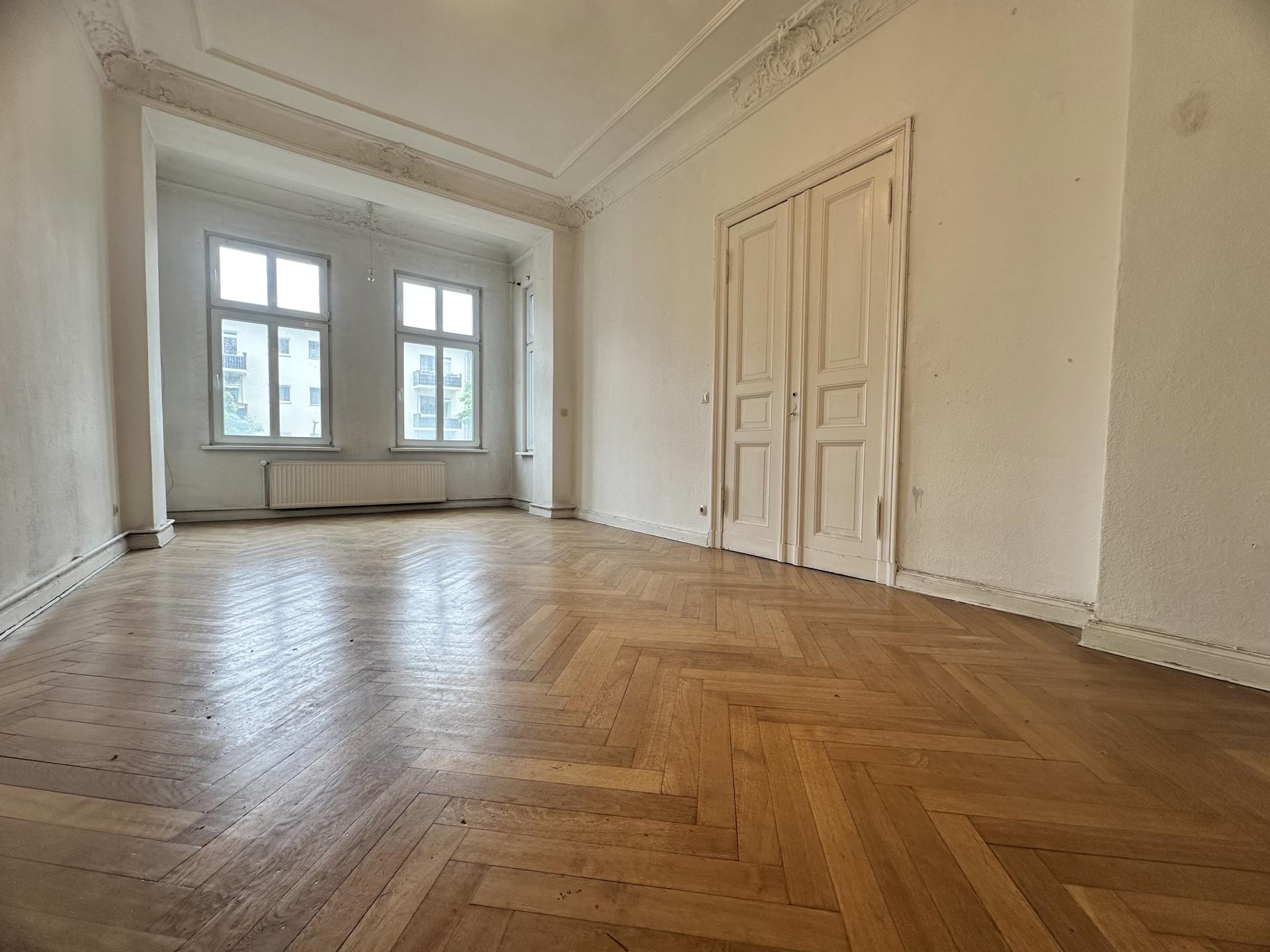 Renovierungsbedürftige 5,5 Zimmer-Wohnung zum Kauf mit Balkon in Berlin – Berlin – Vorschaubild 2