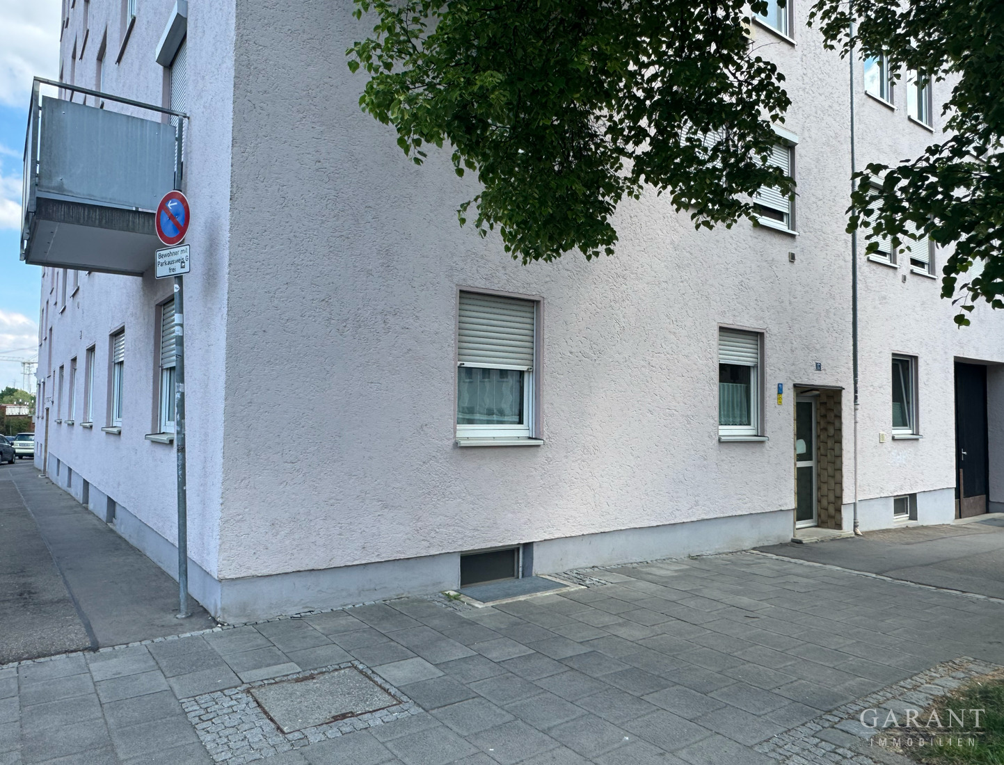 Gepflegte 3-Zimmer-Hochparterre-Wohnung mit Garage in Augsburg