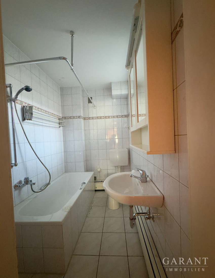Gepflegte 3-Zimmer-Hochparterre-Wohnung mit Garage in Augsburg – Augsburg – Vorschaubild 7