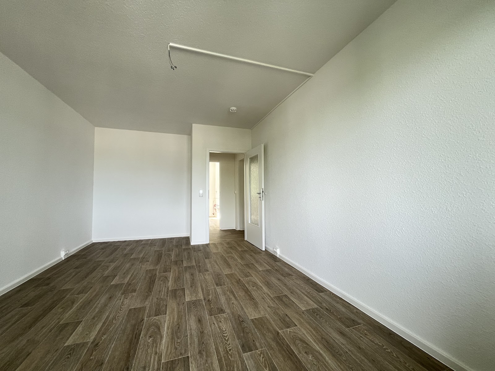 Frisch saniert, familienfreundlich & bezugsfertig – Ihr neues Zuhause wartet! – Chemnitz – Vorschaubild 2