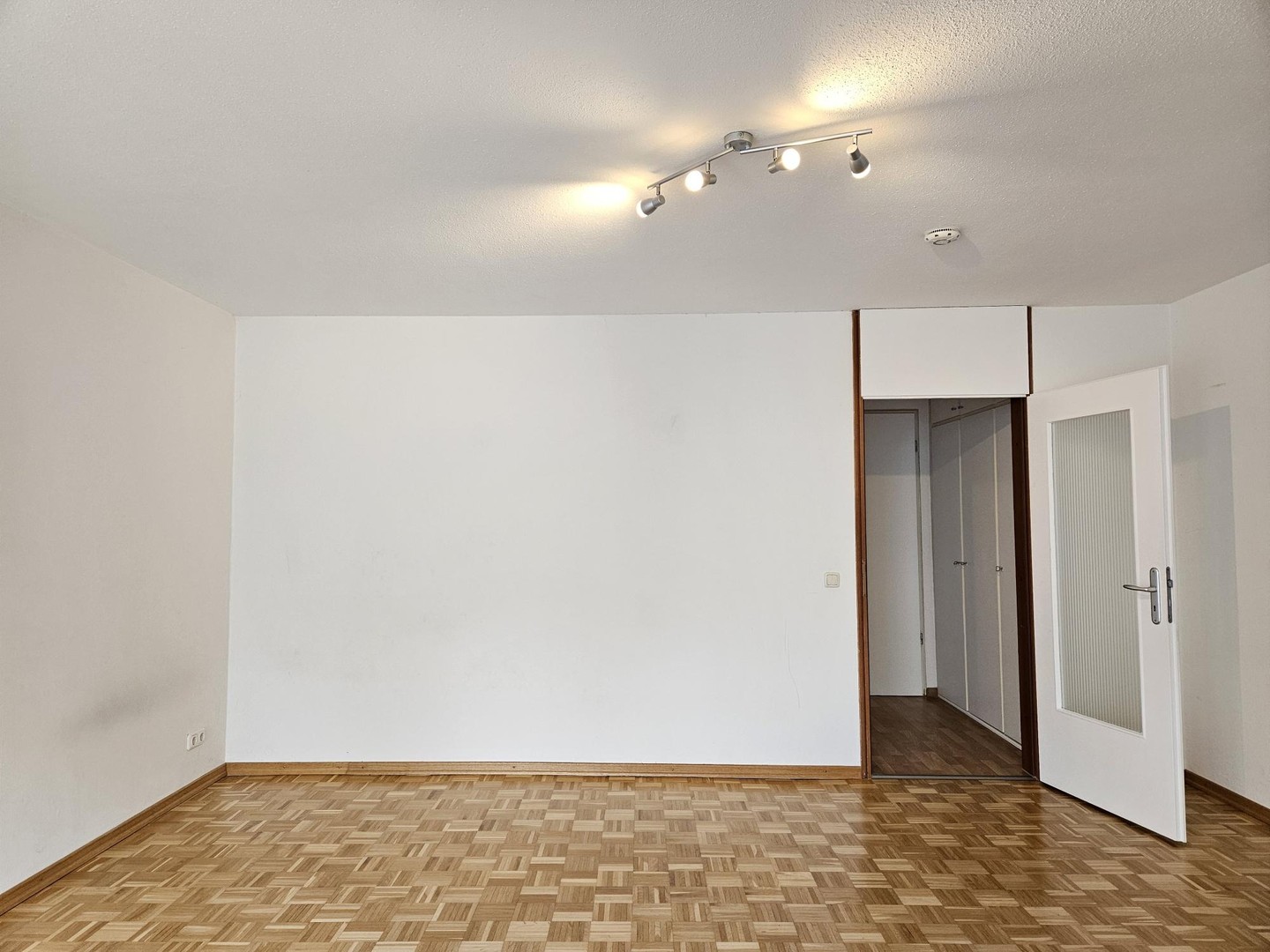 Ruhige 1-Zimmer-Wohnung mit Balkon in Großhadern – München – Vorschaubild 5