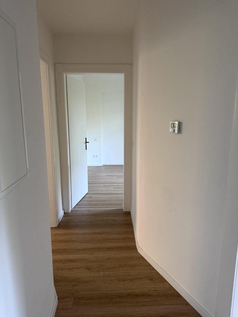 Ruhig & lichtdurchflutet – Altbau-Wohnung im Hinterhof – Stuttgart – Vorschaubild 3