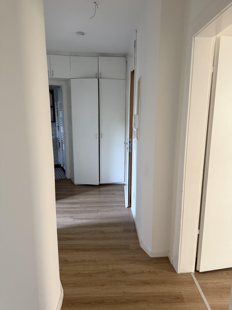 Ruhig & lichtdurchflutet – Altbau-Wohnung im Hinterhof – Stuttgart – Vorschaubild 4