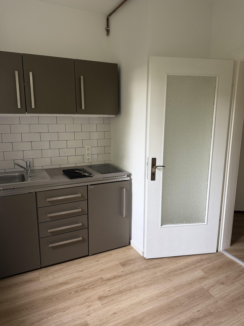 Ruhig & lichtdurchflutet – Altbau-Wohnung im Hinterhof – Stuttgart – Vorschaubild 5