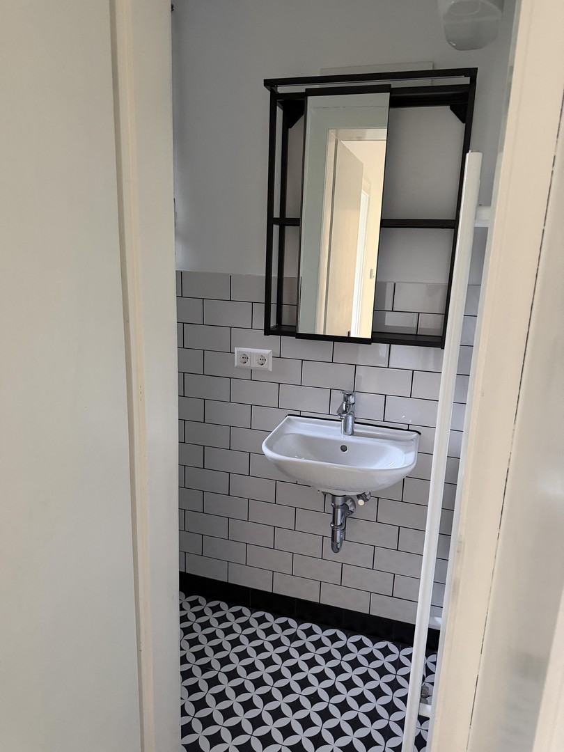 Ruhig & lichtdurchflutet – Altbau-Wohnung im Hinterhof – Stuttgart – Vorschaubild 10