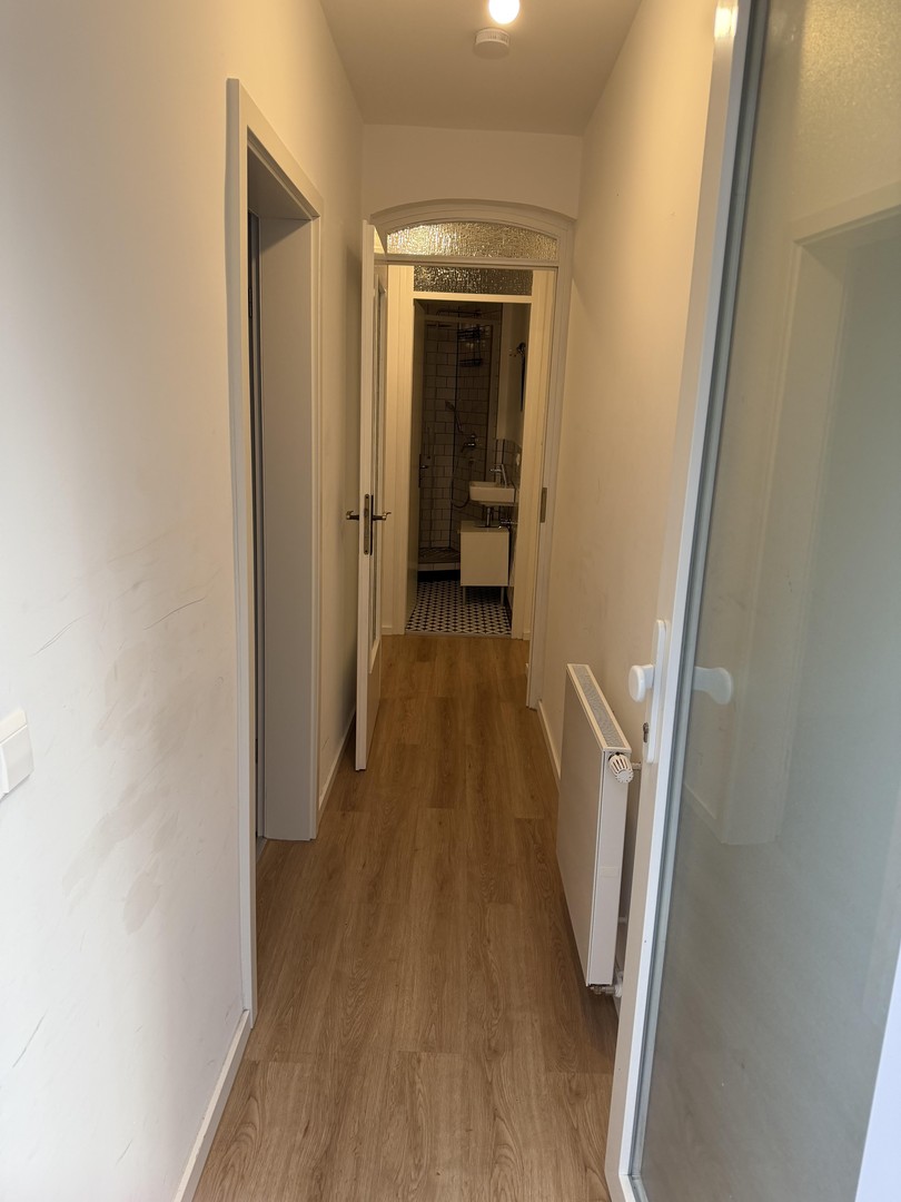 Ruhige Altbauwohnung mit eigenem Grün – Stuttgart – Vorschaubild 15