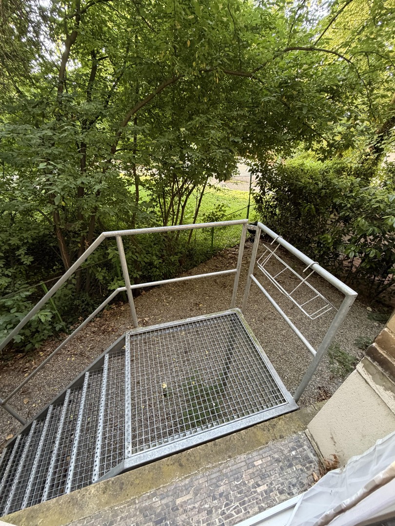 Ruhige Altbauwohnung mit eigenem Grün – Stuttgart – Vorschaubild 8