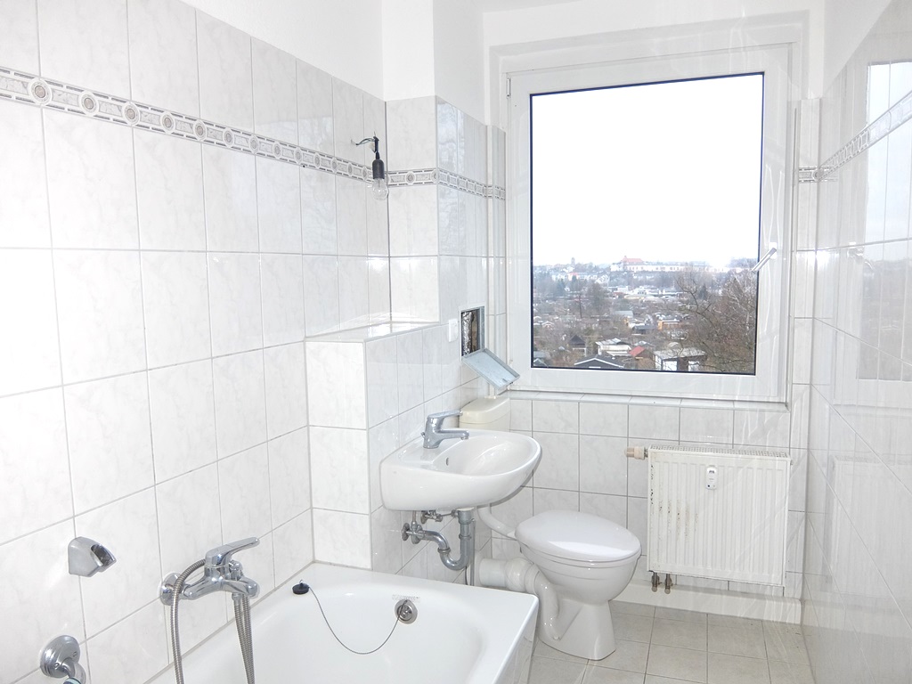 *** beliebt im 1. Obergeschoss mit Balkon – Chemnitz – Vorschaubild 4