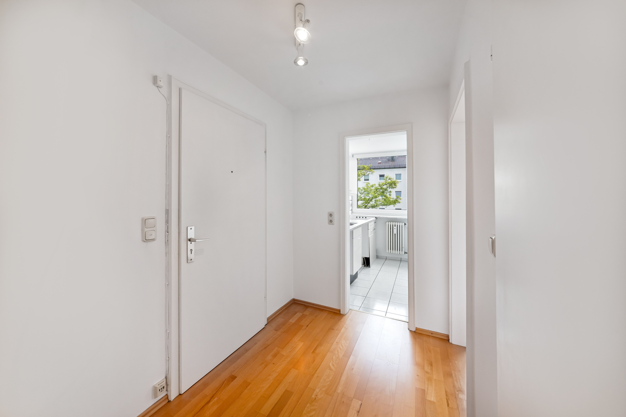 Helle Wohnung mit Ostbalkon - U-Bahn nähe - Bezugsfertig – München – Vorschaubild 3