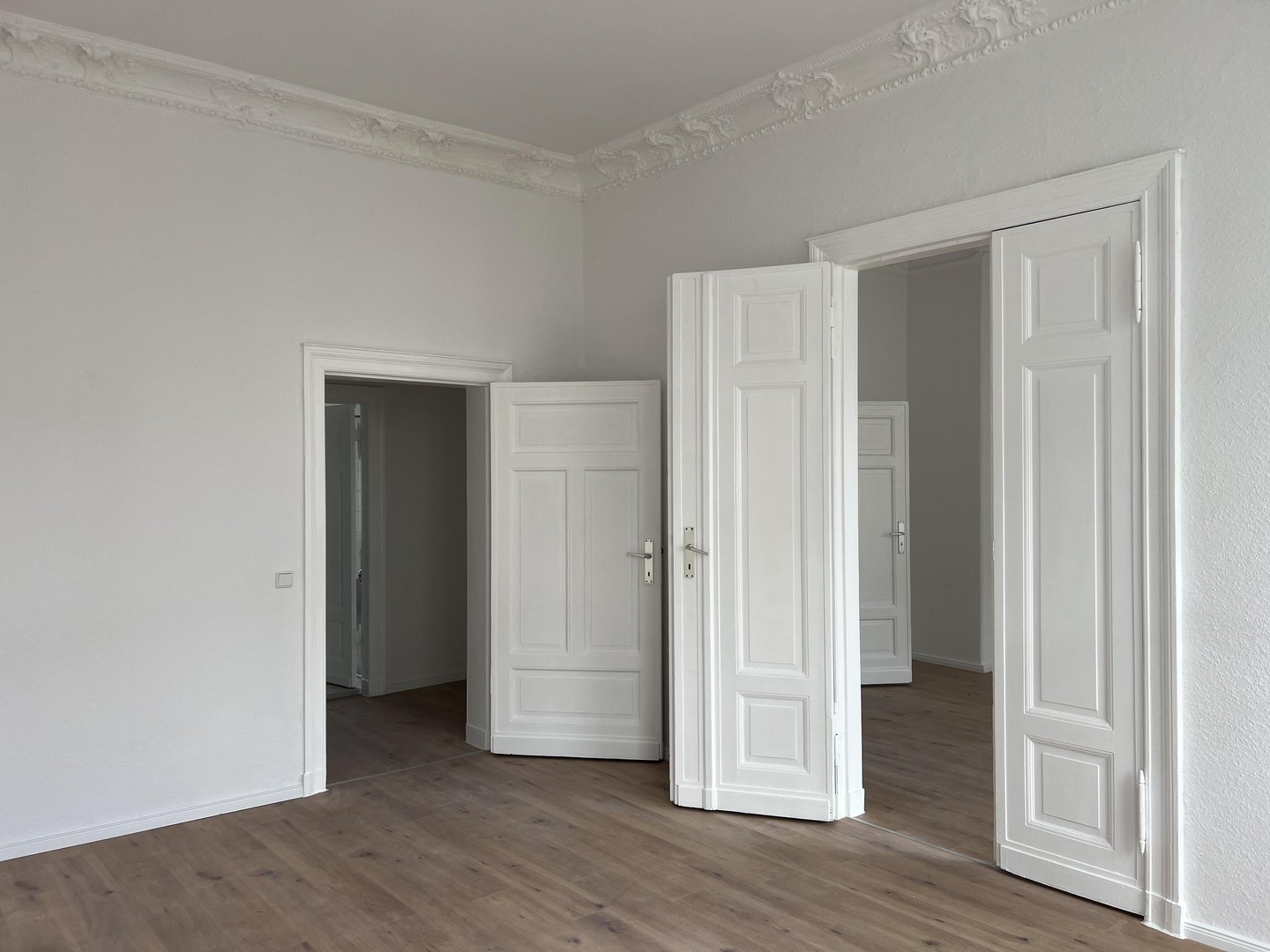 Großzügige 3-Zimmer-Wohnung, frisch modernisiert, Dusch-Wannenbad