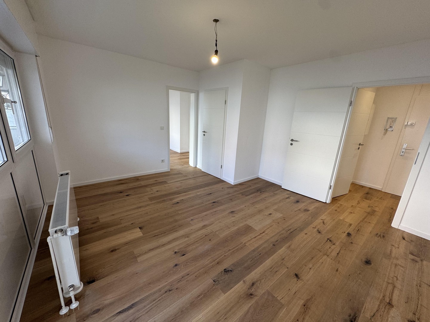 Mitten in Köln: Hochwertig kernsanierte Wohnung mit eigenem Parkplatz – Köln – Vorschaubild 6