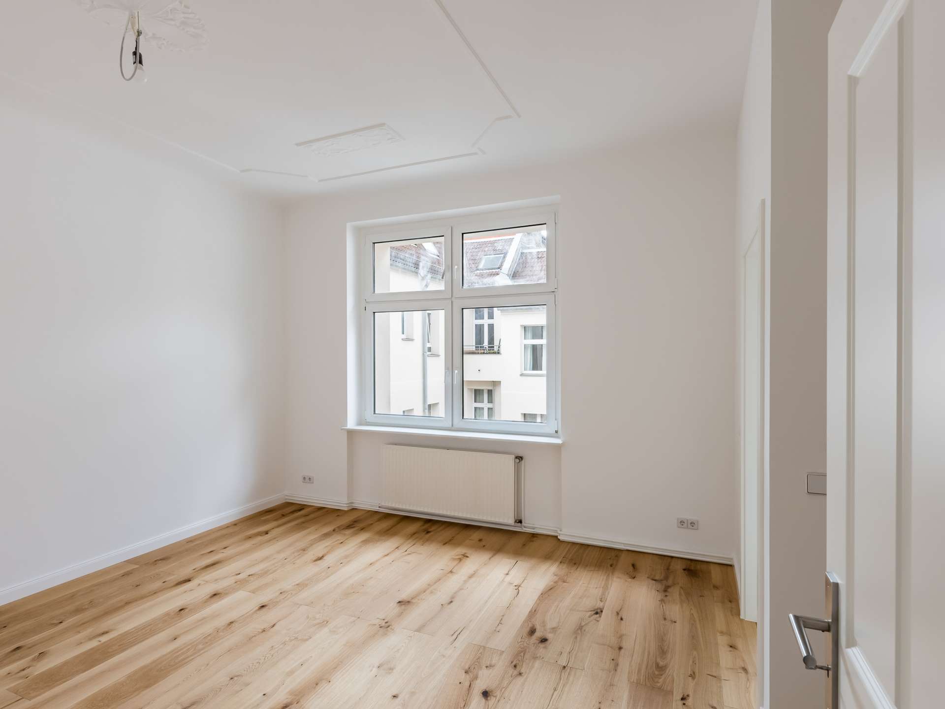 Liebevoll renovierte 3-Zimmer-Altbauwohnung mit Balkon in Berlin-Wilmersdorf – Berlin – Vorschaubild 2