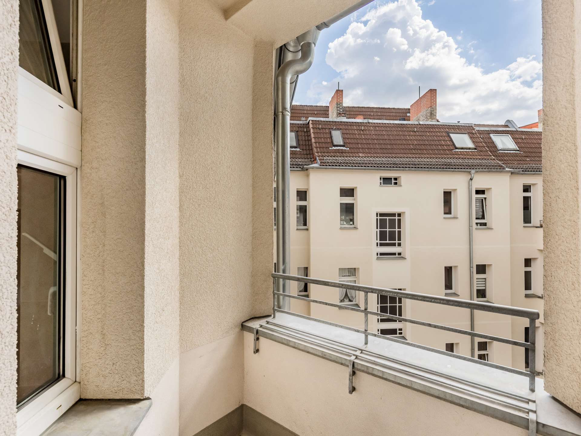 Liebevoll renovierte 3-Zimmer-Altbauwohnung mit Balkon in Berlin-Wilmersdorf – Berlin – Vorschaubild 4