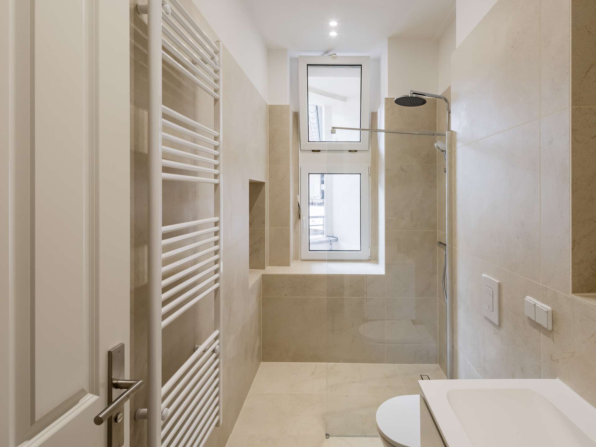Liebevoll renovierte 3-Zimmer-Altbauwohnung mit Balkon in Berlin-Wilmersdorf – Berlin – Vorschaubild 6