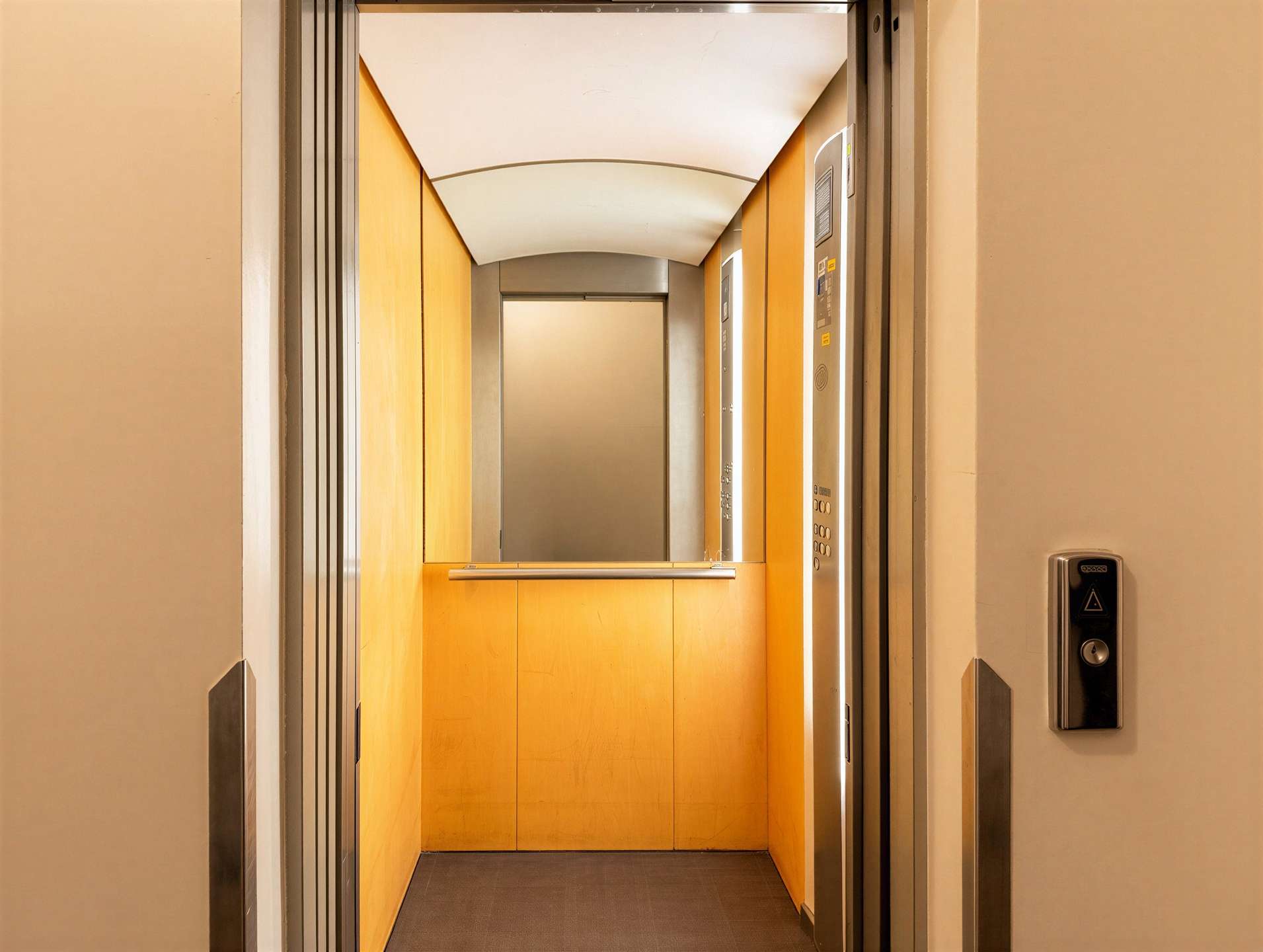 Bezugsfrei nahe Clara-Park: 1-Zimmer-Apartment mit EBK und Aufzug in ruhiger, grüner Lage – Leipzig – Vorschaubild 9