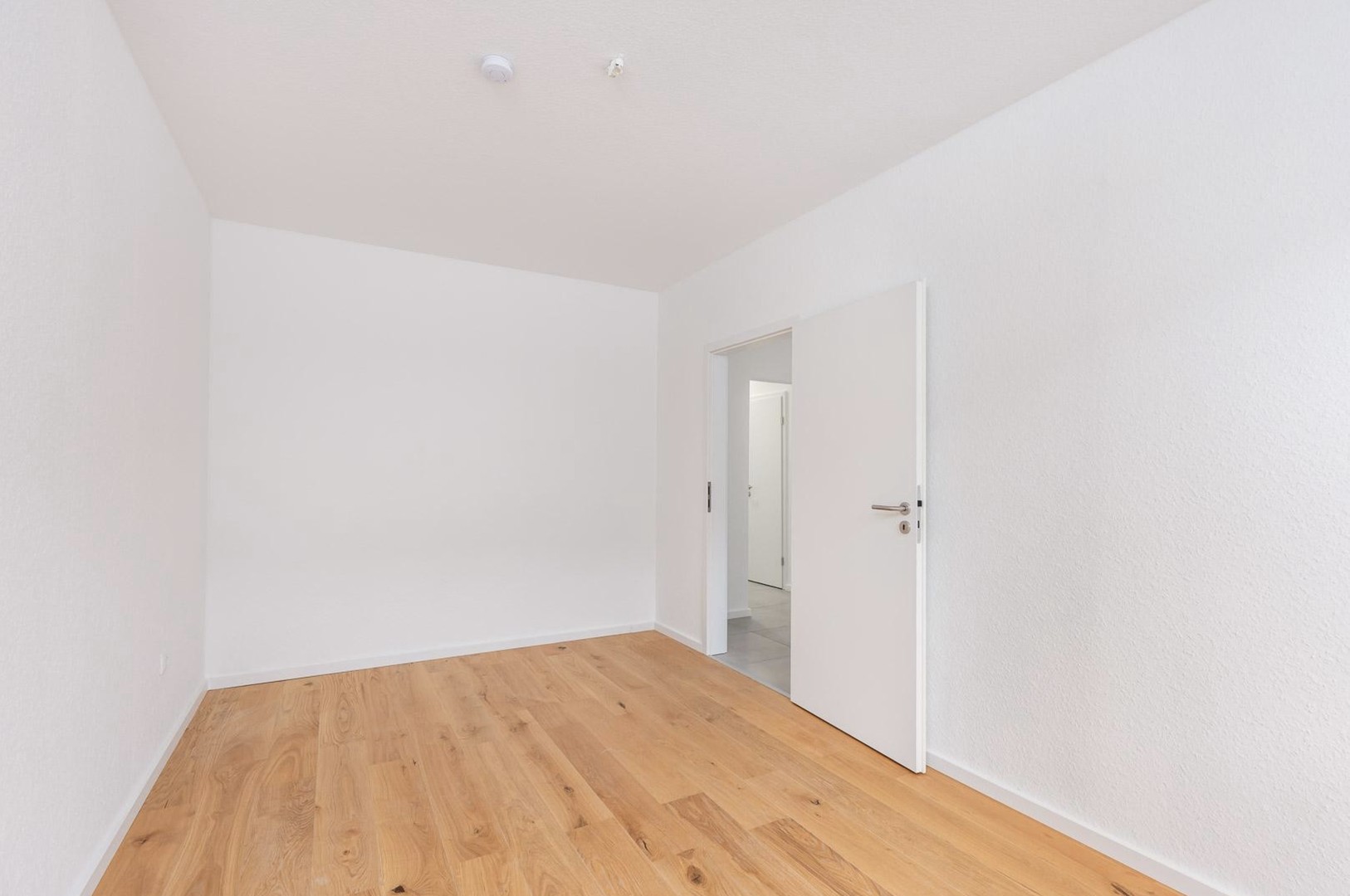 2,5 Zimmer mit Balkon - sofort einziehen oder vermieten