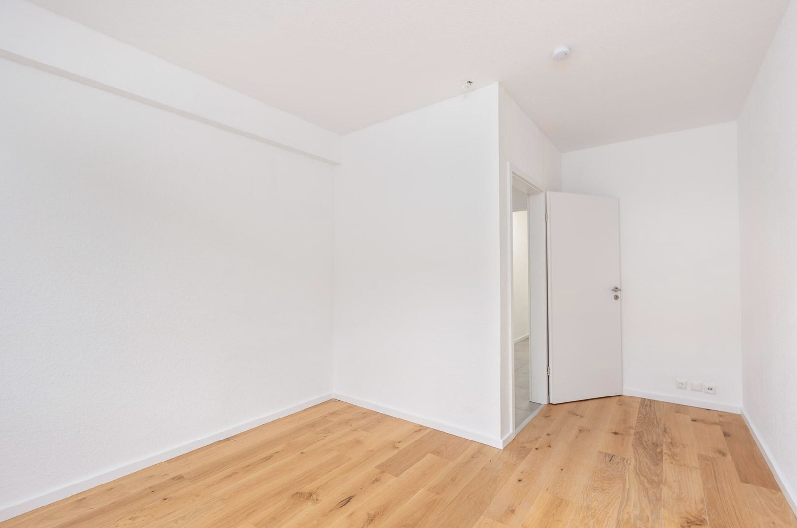 2,5 Zimmer mit Balkon - sofort einziehen oder vermieten – Düsseldorf – Vorschaubild 3