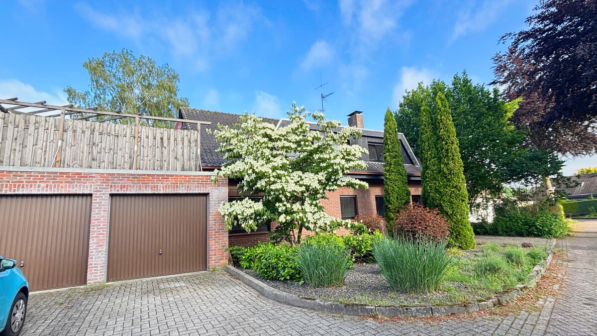 Zweiparteienhaus mit Garten und Doppelgarage in Neuenhaus – Neuenhaus – Vorschaubild 2
