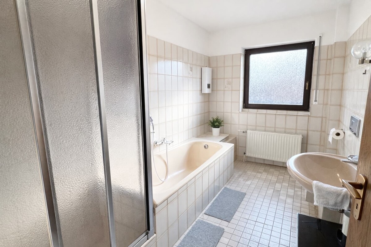Zweiparteienhaus mit Garten und Doppelgarage in Neuenhaus – Neuenhaus – Vorschaubild 7