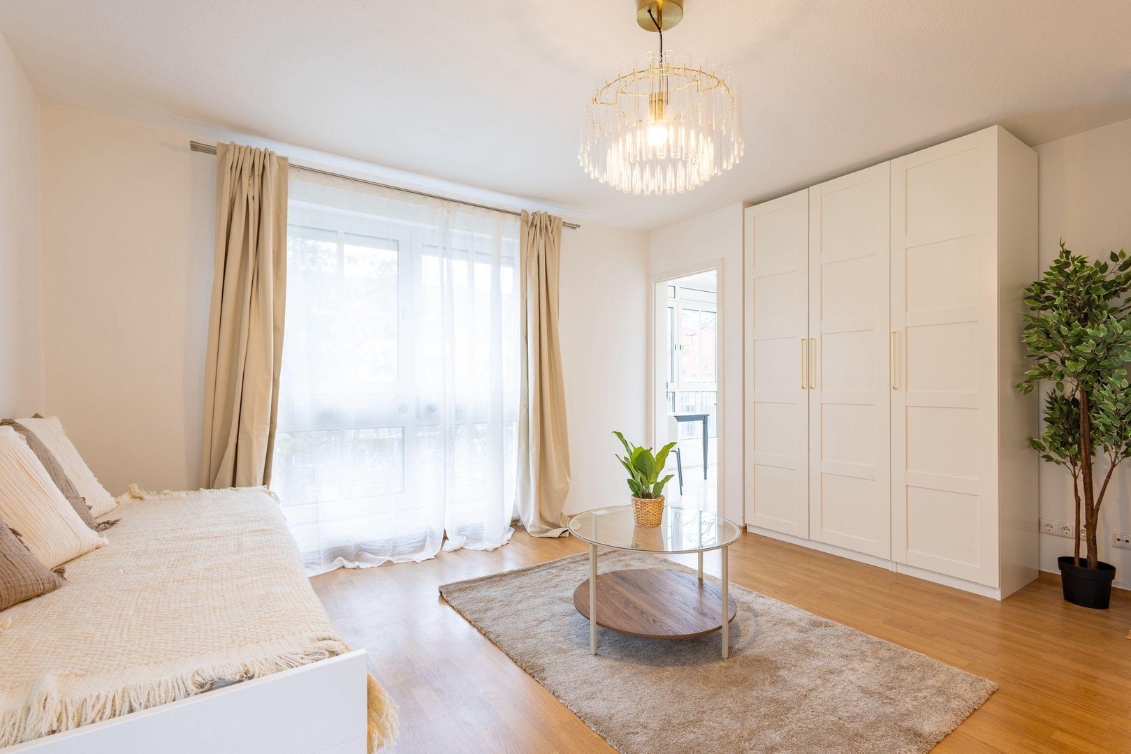 Modernes, renoviertes 1-Zimmer-Apartment mit Balkon – sofort bezugsfertig