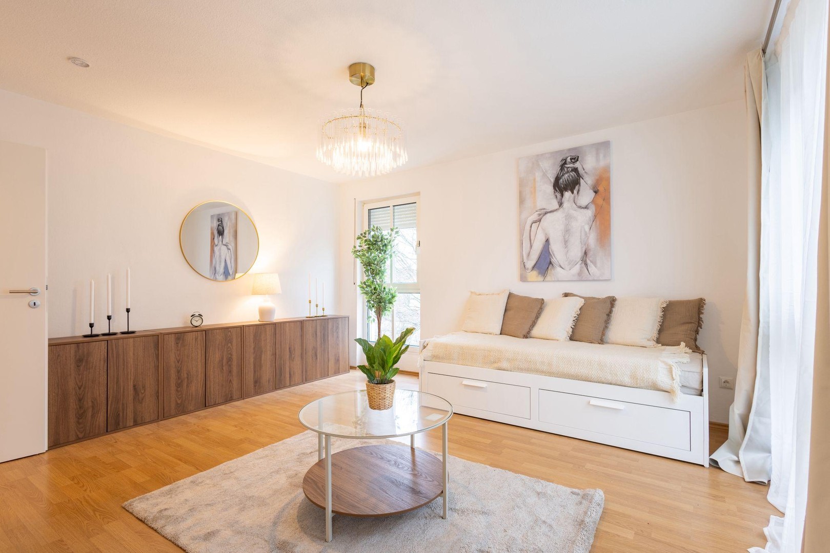 Modernes, renoviertes 1-Zimmer-Apartment mit Balkon – sofort bezugsfertig – München – Vorschaubild 2