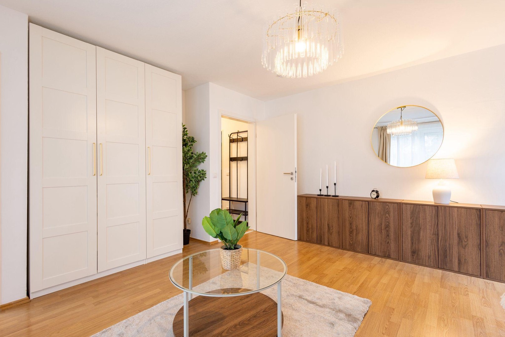 Modernes, renoviertes 1-Zimmer-Apartment mit Balkon – sofort bezugsfertig – München – Vorschaubild 3