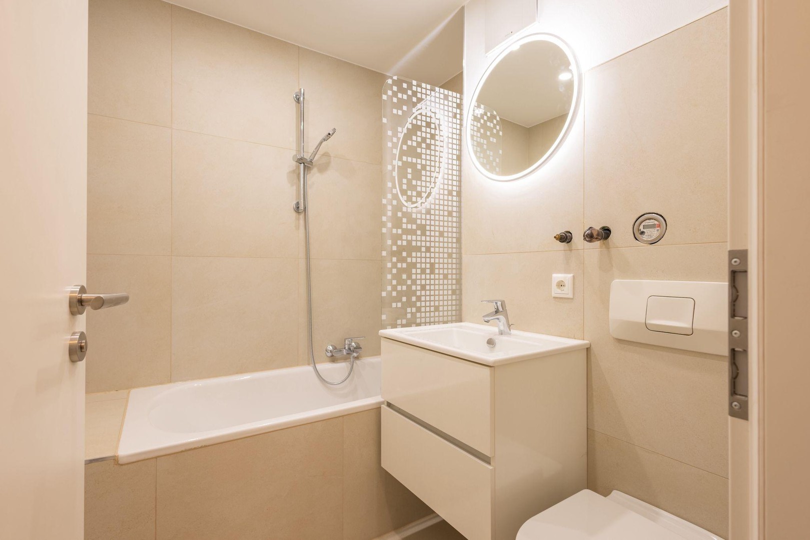 Modernes, renoviertes 1-Zimmer-Apartment mit Balkon – sofort bezugsfertig – München – Vorschaubild 4