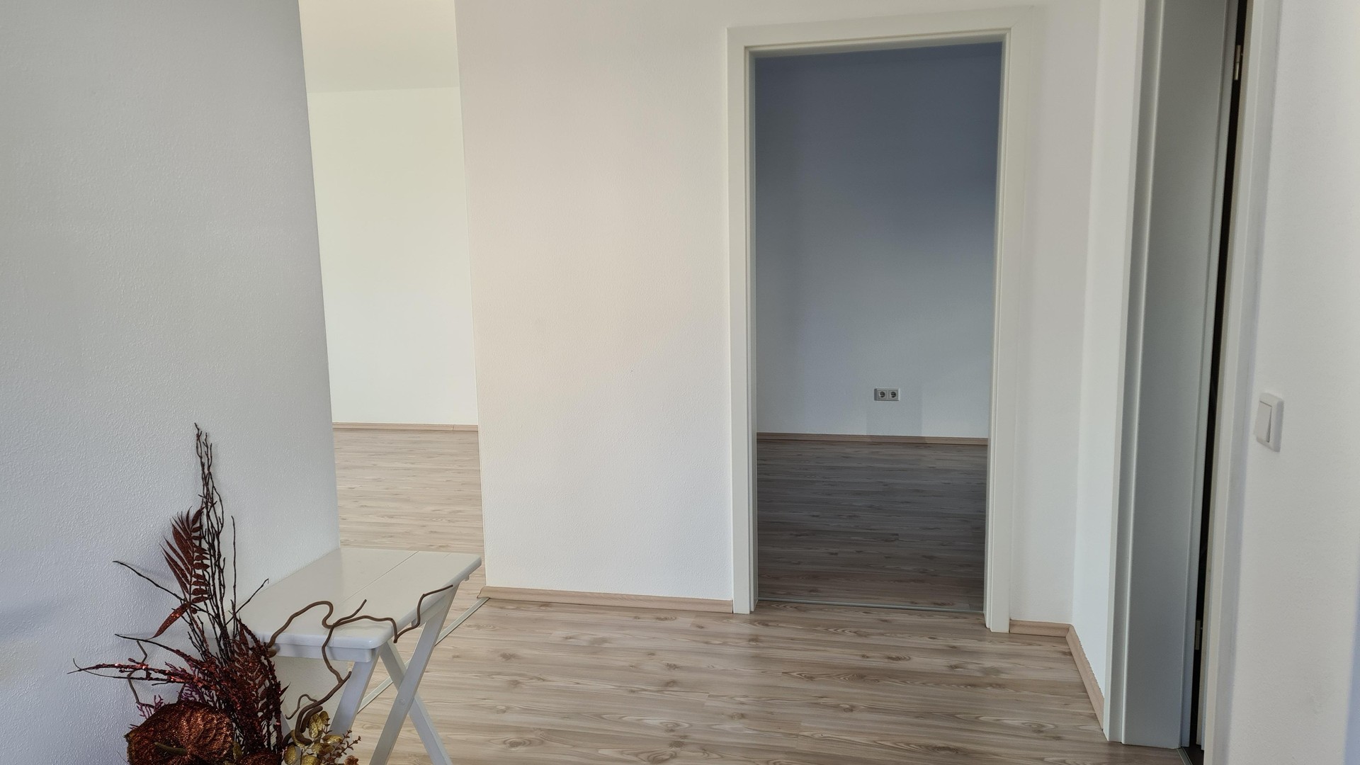 Schöne Wohnung, 2 Zimmer, Küche, Bad, Stellplatz – Ingolstadt – Vorschaubild 9