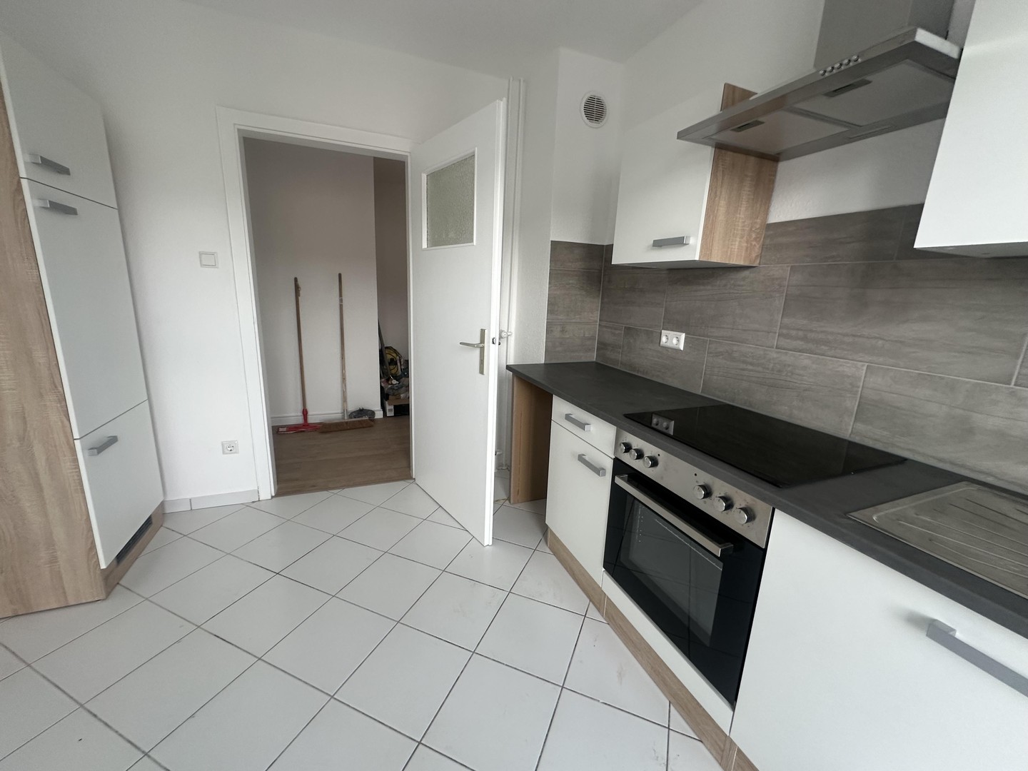 Helle, frisch sanierte 2-Zimmer-Wohnung in Top-Lage Mannheims – Mannheim – Vorschaubild 2