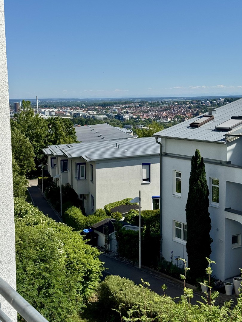 Moderne und provisionsfreie Wohnung am Eselsberg mit Süd-Balkon und Uni-Nähe