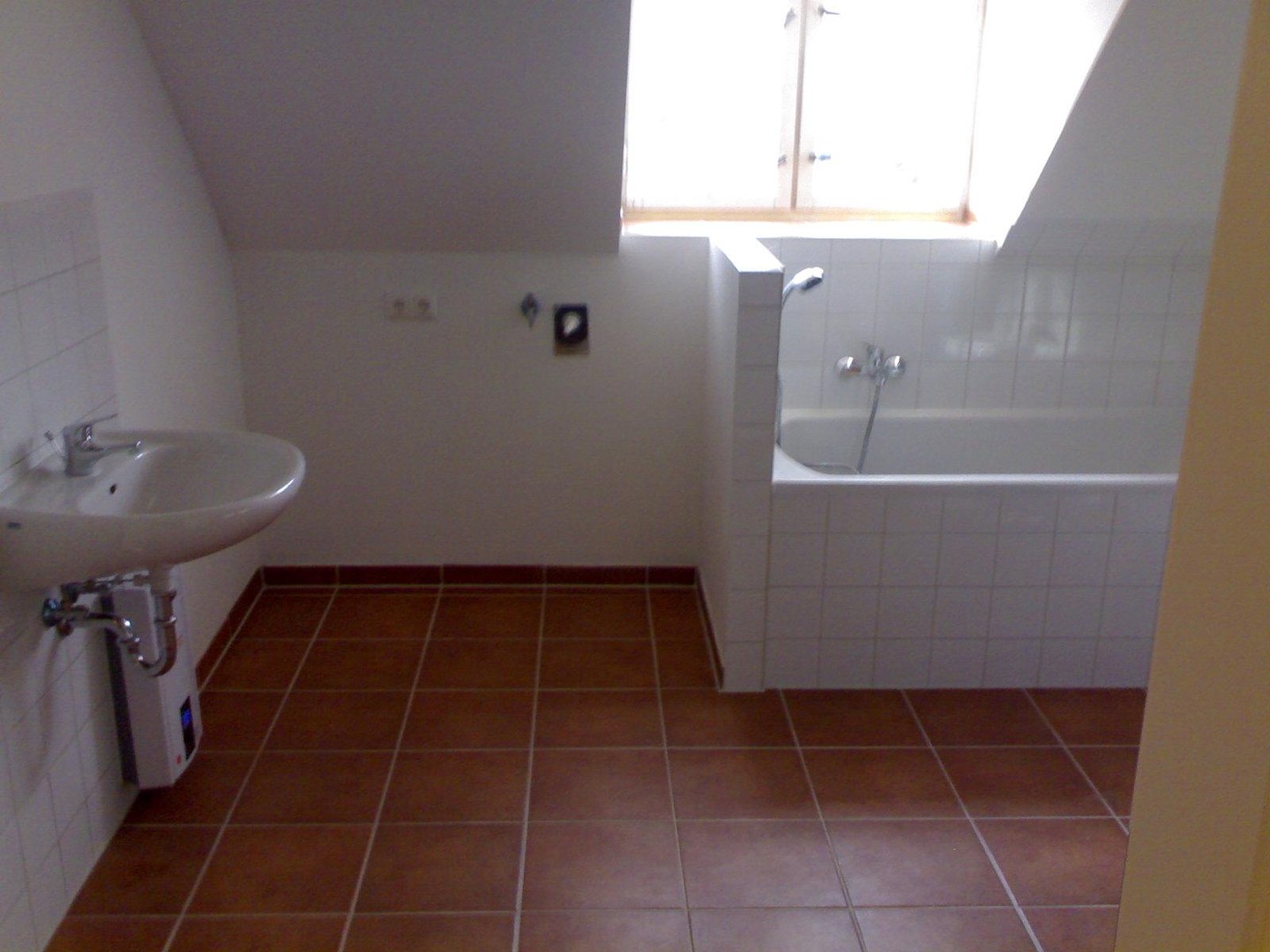 Helle 3-Zimmer-Wohnung mit Dachterrasse – Lübeck – Vorschaubild 2