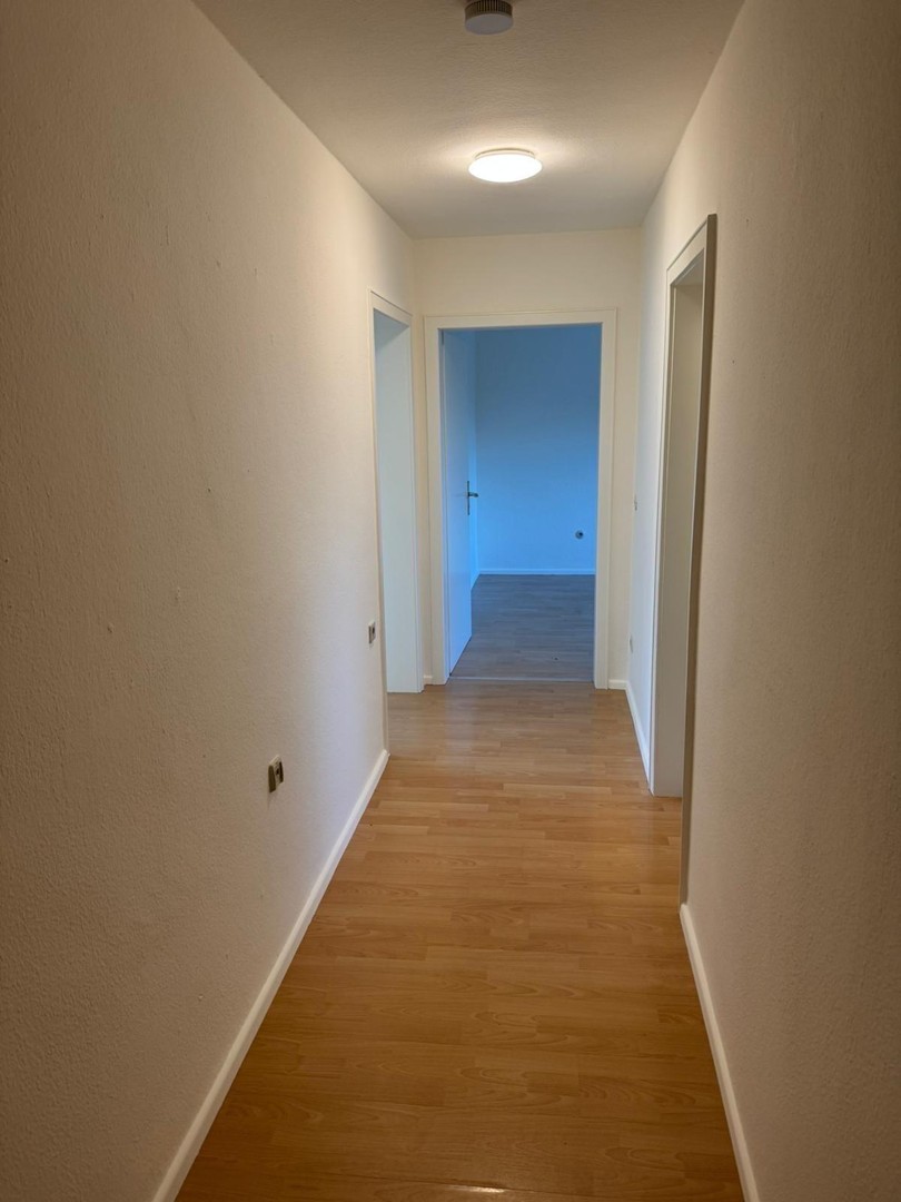 Modernes Wohnen: Helle 2-Zimmer-Wohnung mit sonnigem Balkon in Stuttgart-Stammheim – Stuttgart – Vorschaubild 4